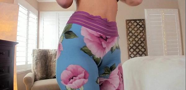  Milf with Big Tits Wearing Sexy Yoga Pants Jess Ryan